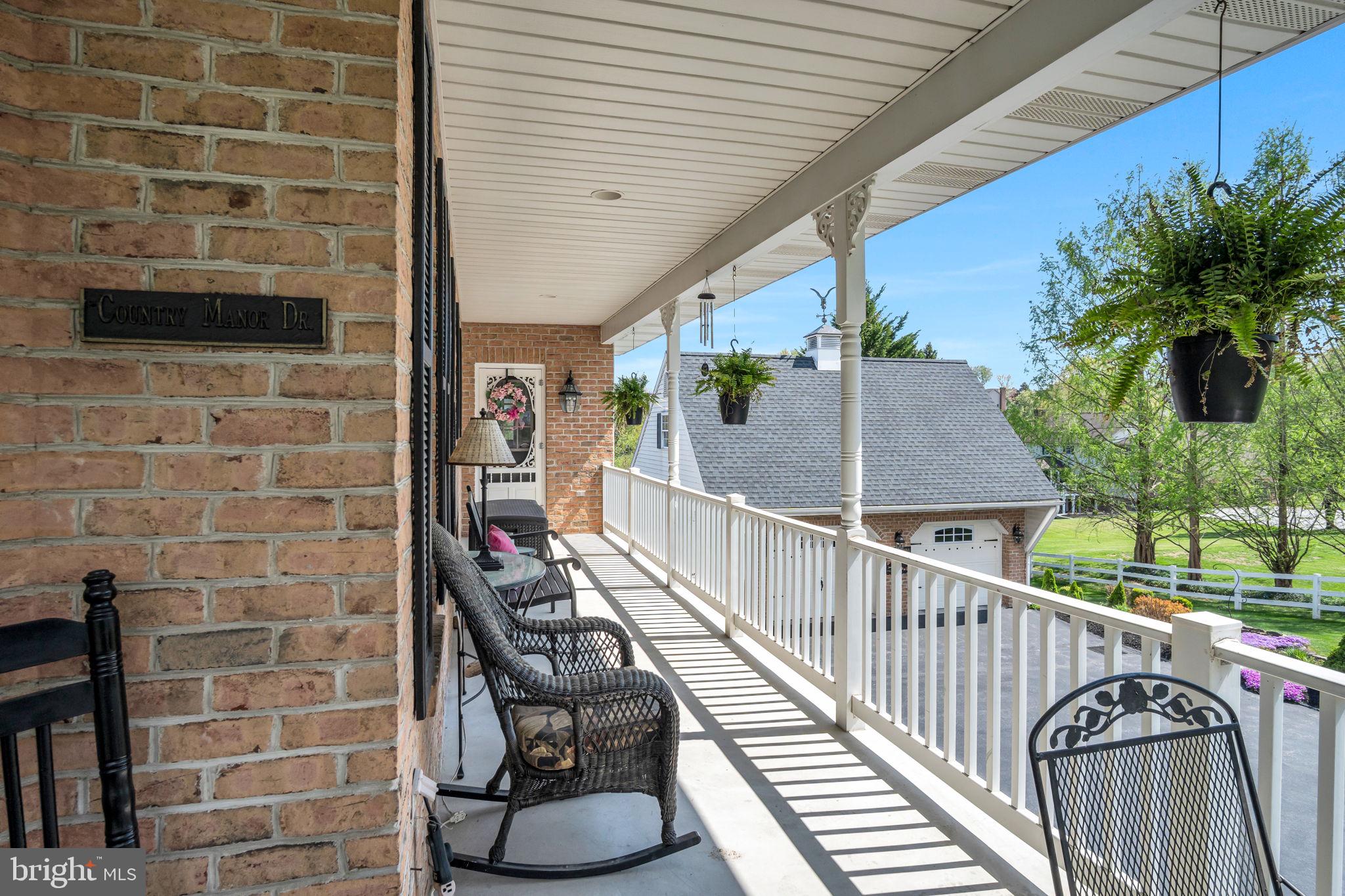 1709 COUNTRY MANOR DRIVE