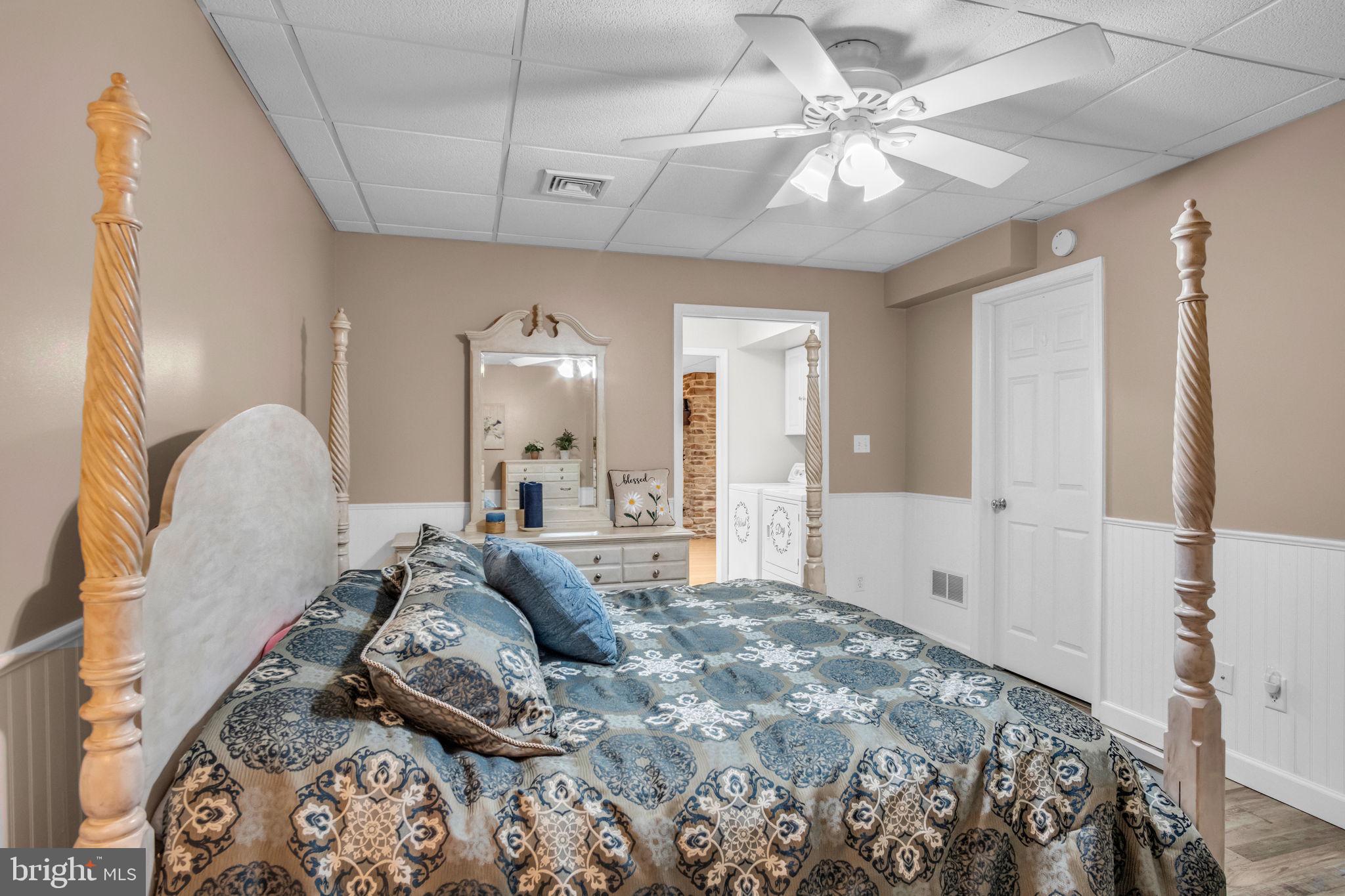 COUNTRY MANOR ESTATES - Residential