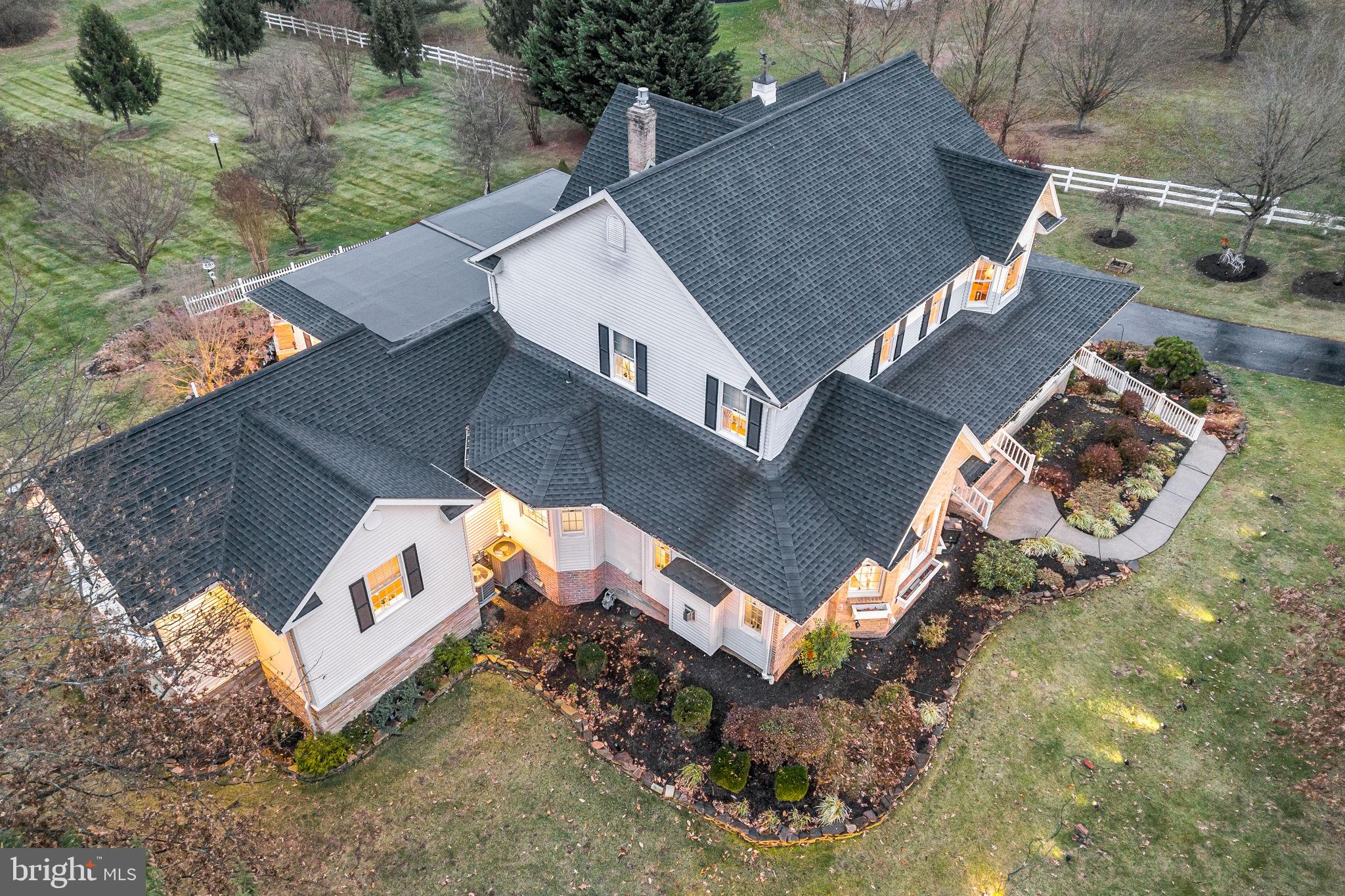 COUNTRY MANOR ESTATES - Residential