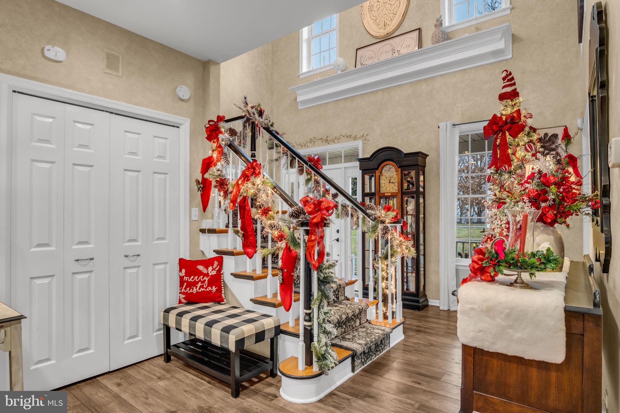 COUNTRY MANOR ESTATES - Residential