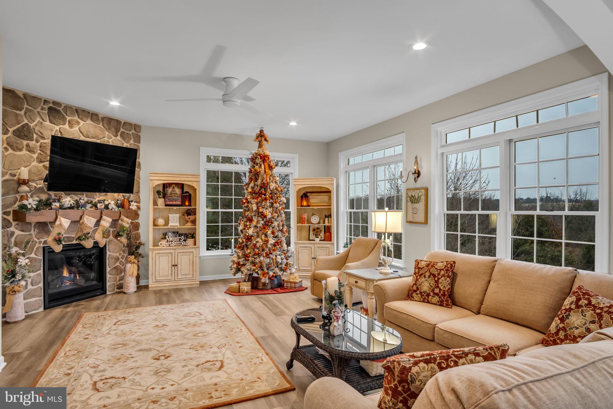 COUNTRY MANOR ESTATES - Residential