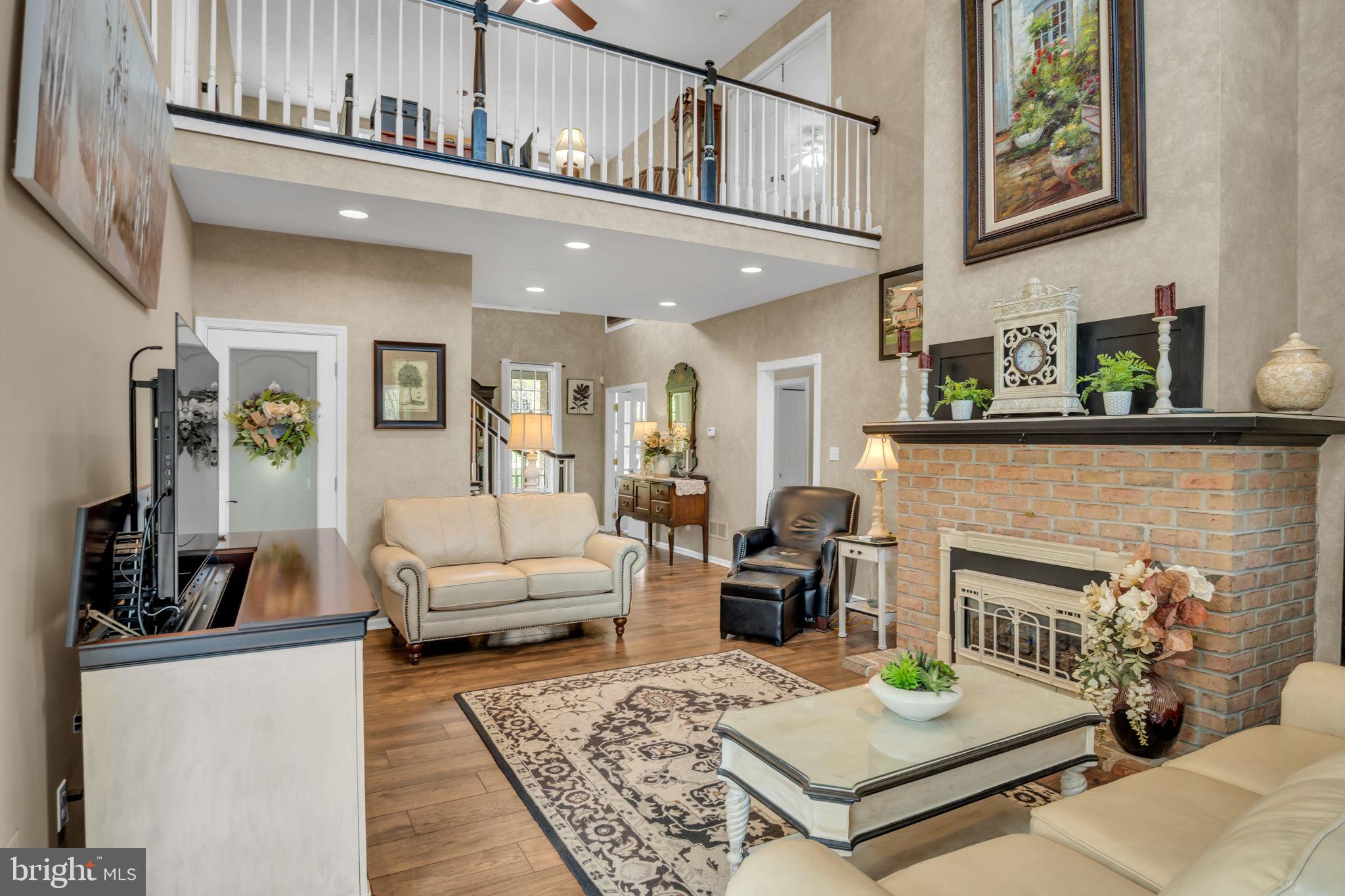COUNTRY MANOR ESTATES - Residential