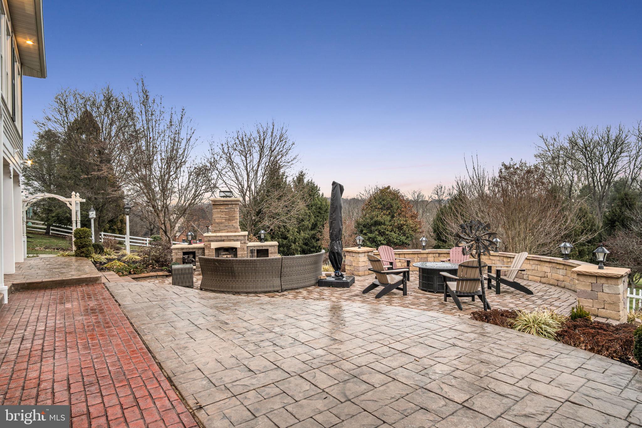 COUNTRY MANOR ESTATES - Residential