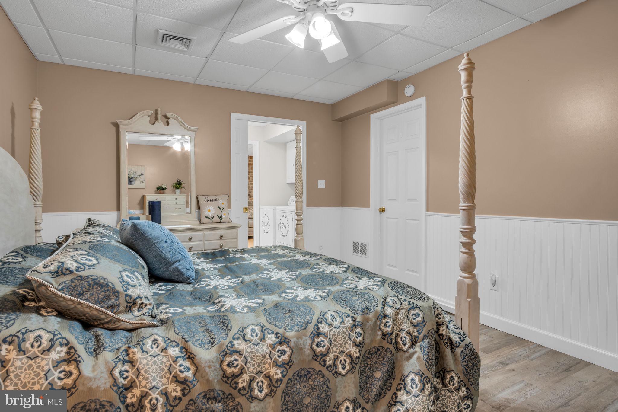 COUNTRY MANOR ESTATES - Residential