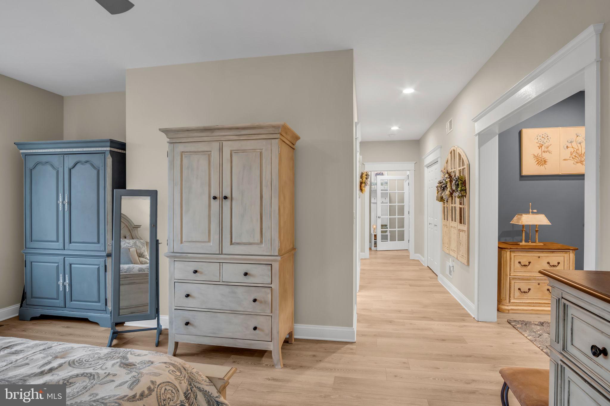 COUNTRY MANOR ESTATES - Residential