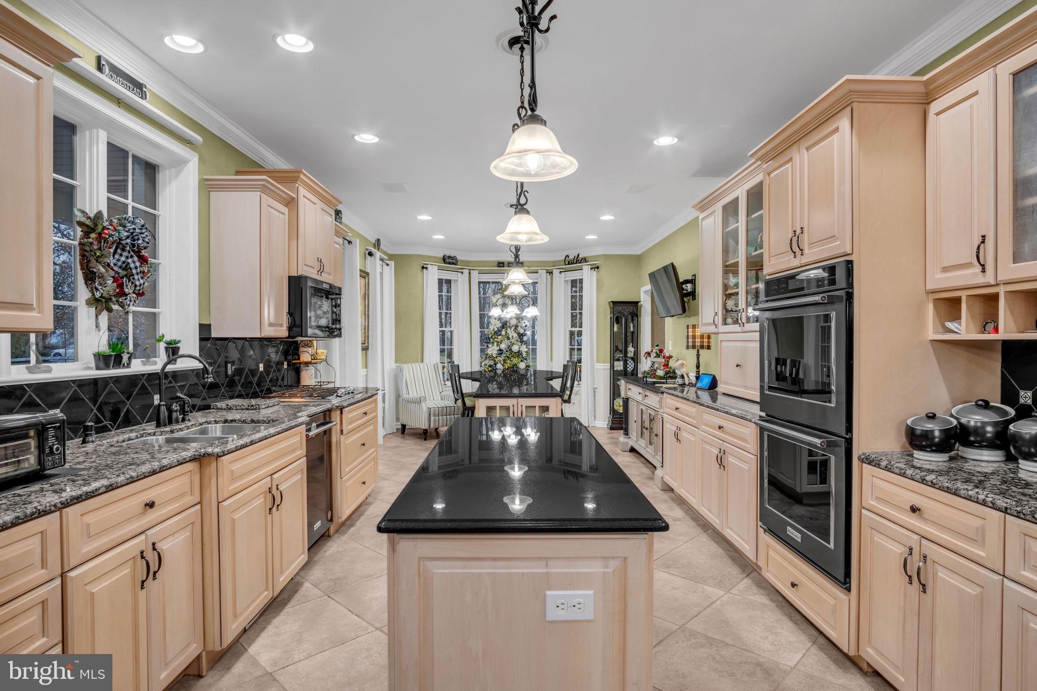 COUNTRY MANOR ESTATES - Residential