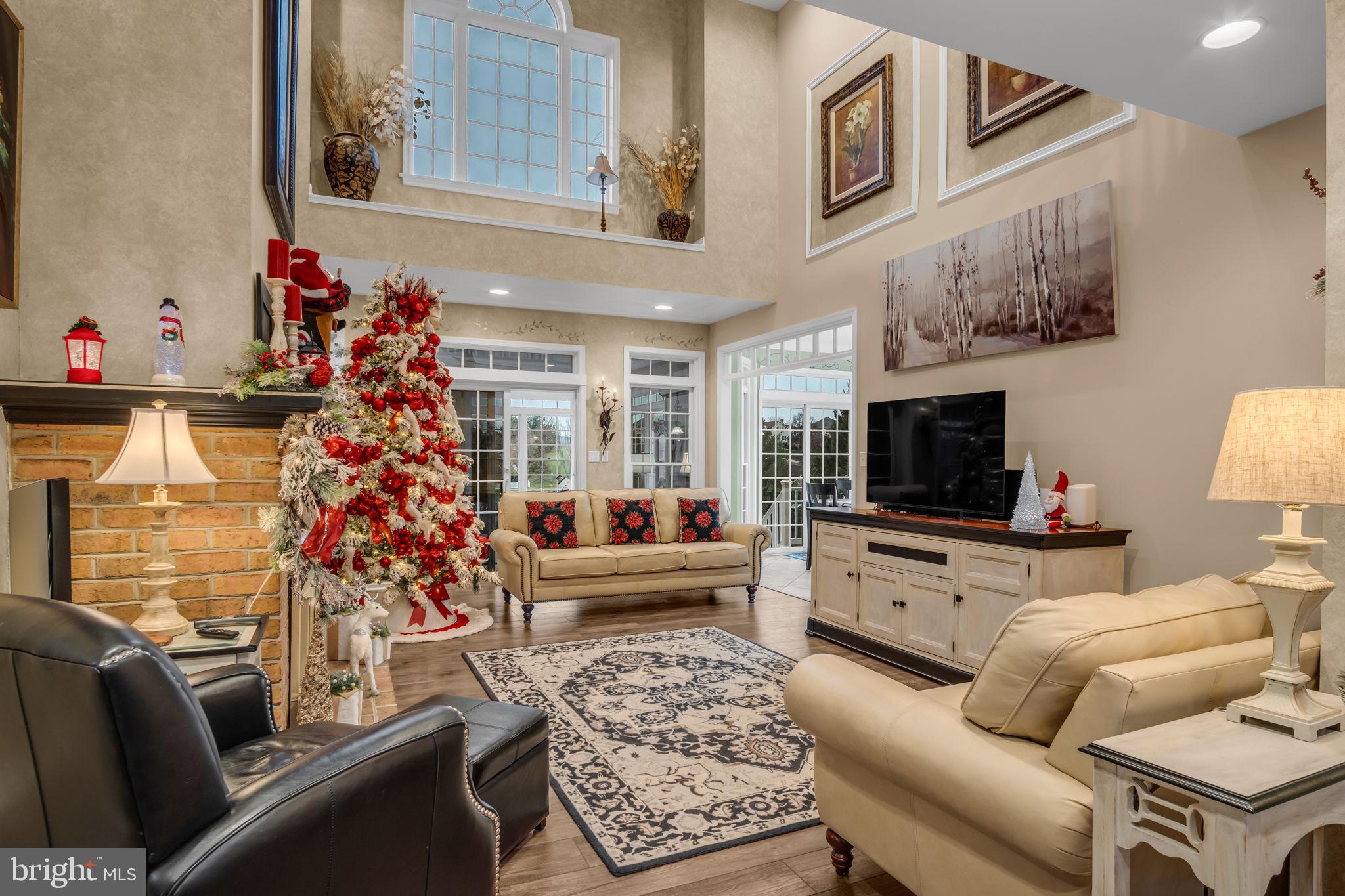 COUNTRY MANOR ESTATES - Residential