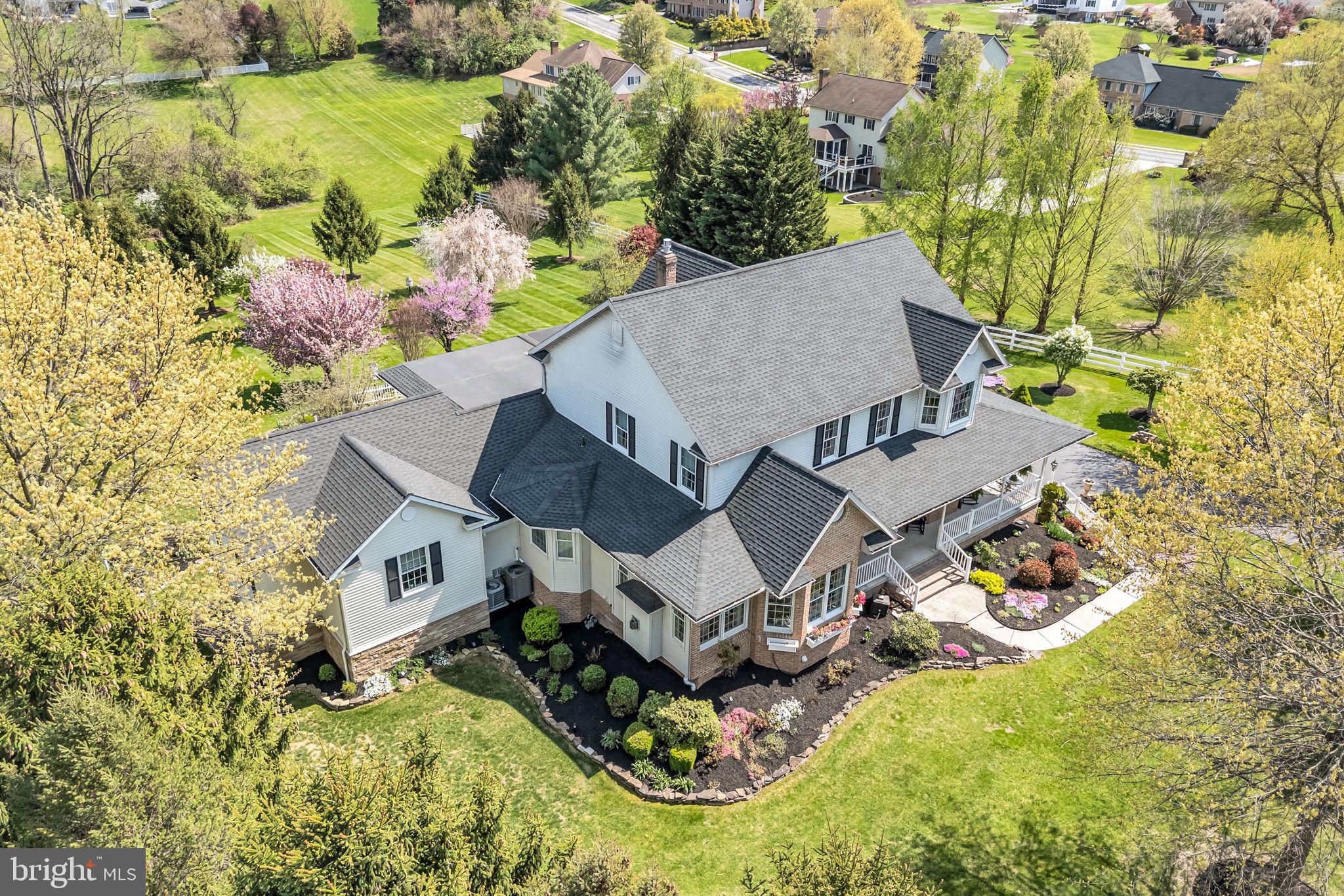 COUNTRY MANOR ESTATES - Residential