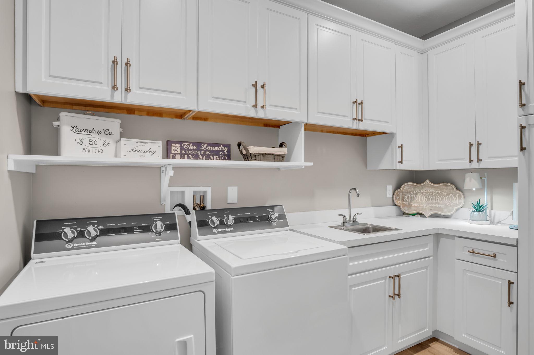 COUNTRY MANOR ESTATES - Residential