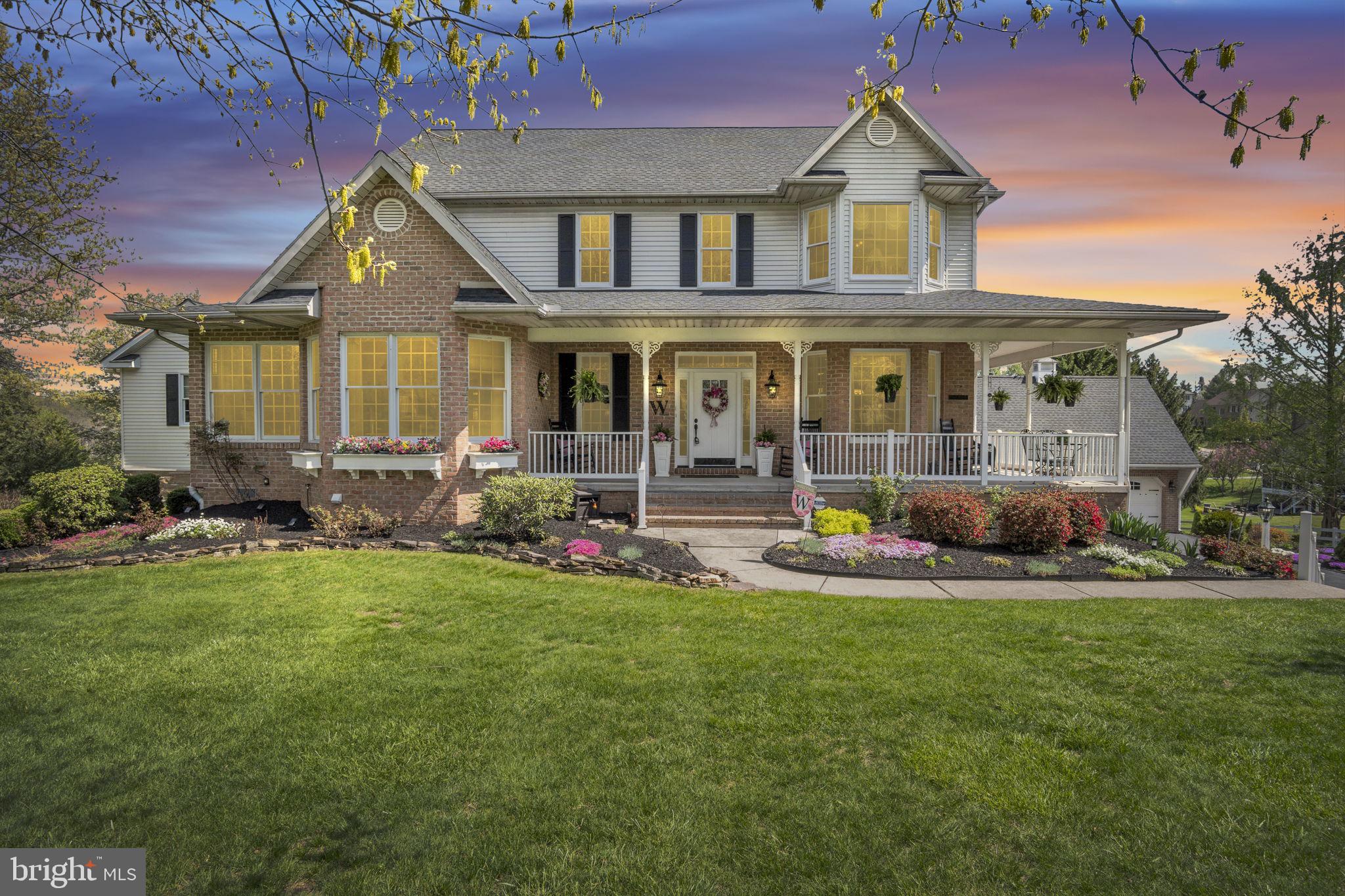 COUNTRY MANOR ESTATES - Residential