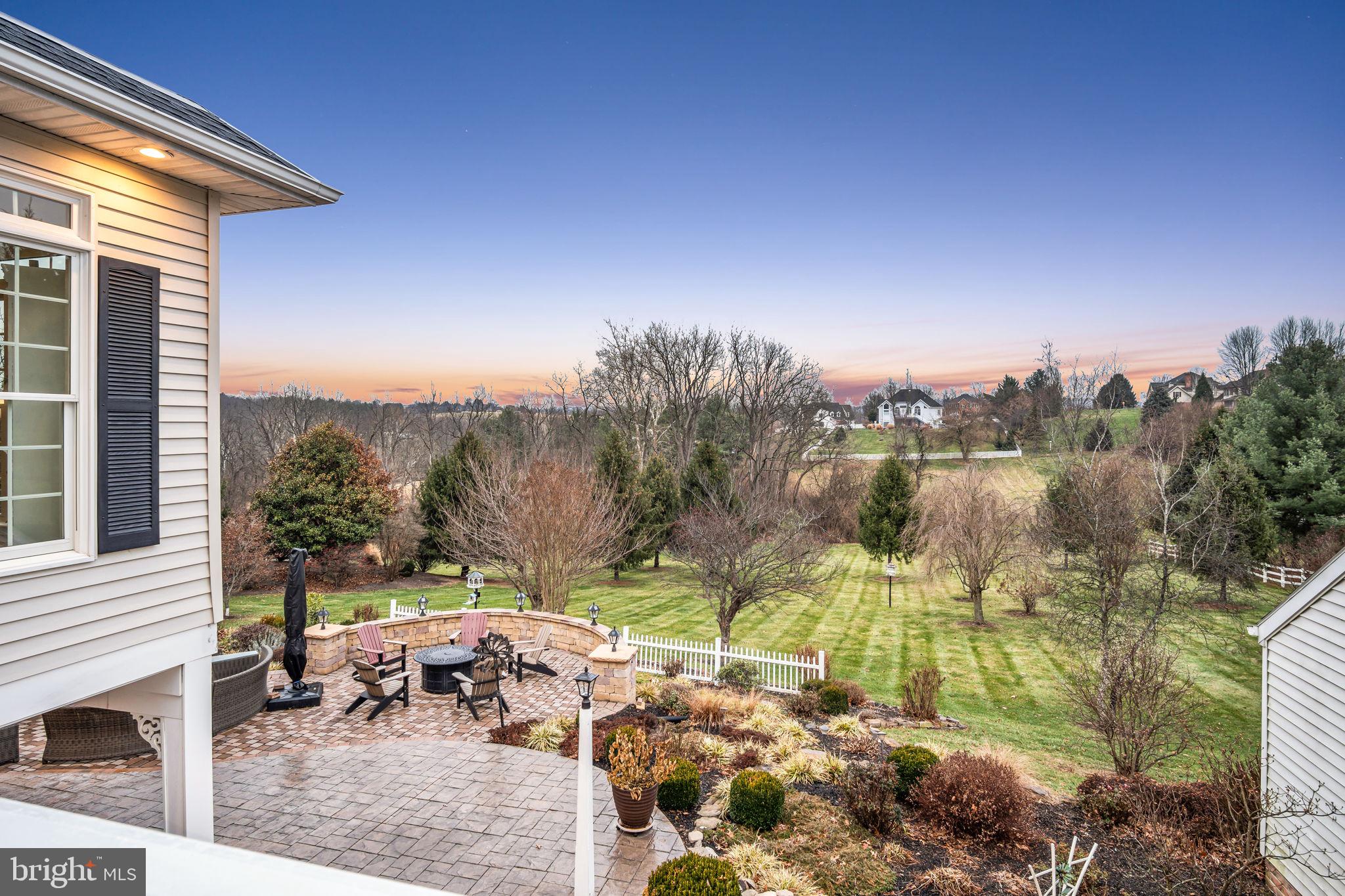 COUNTRY MANOR ESTATES - Residential