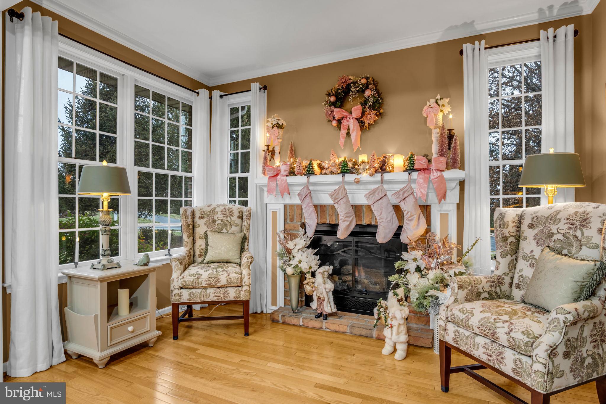 COUNTRY MANOR ESTATES - Residential