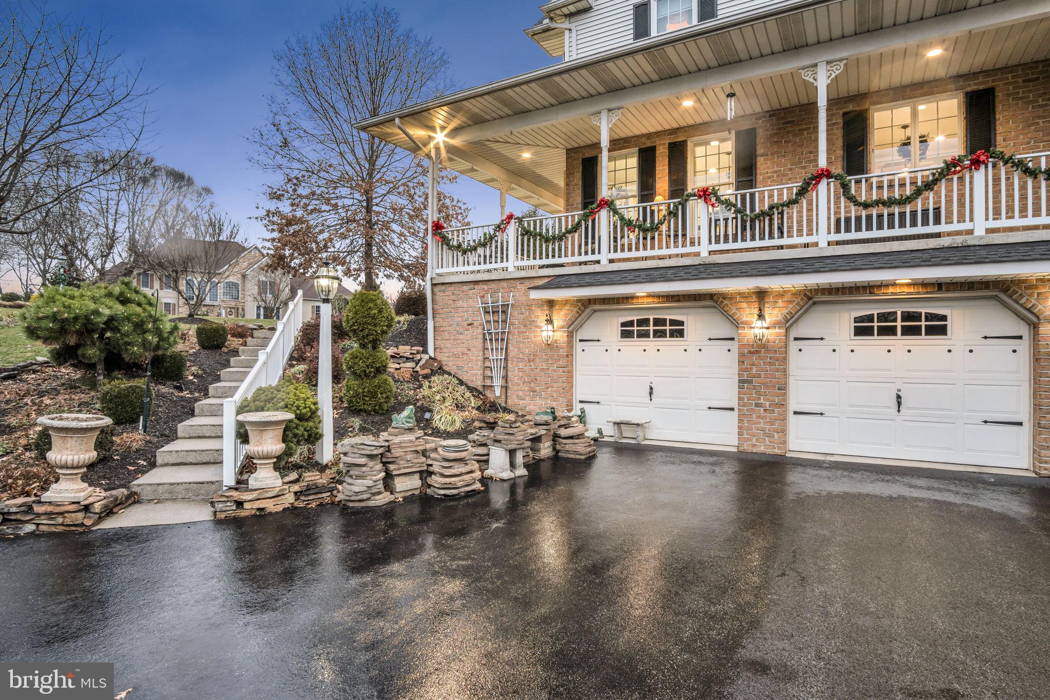 COUNTRY MANOR ESTATES - Residential