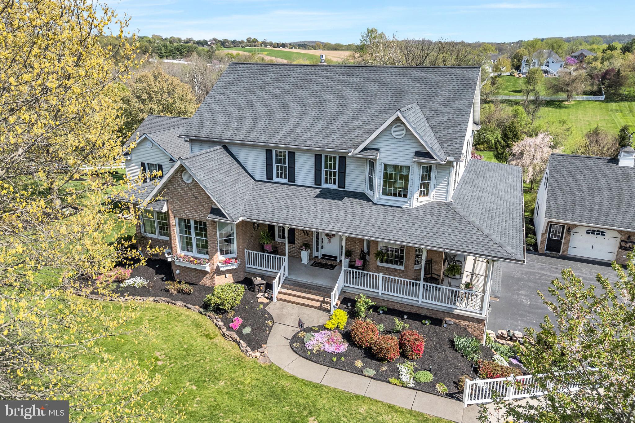 COUNTRY MANOR ESTATES - Residential
