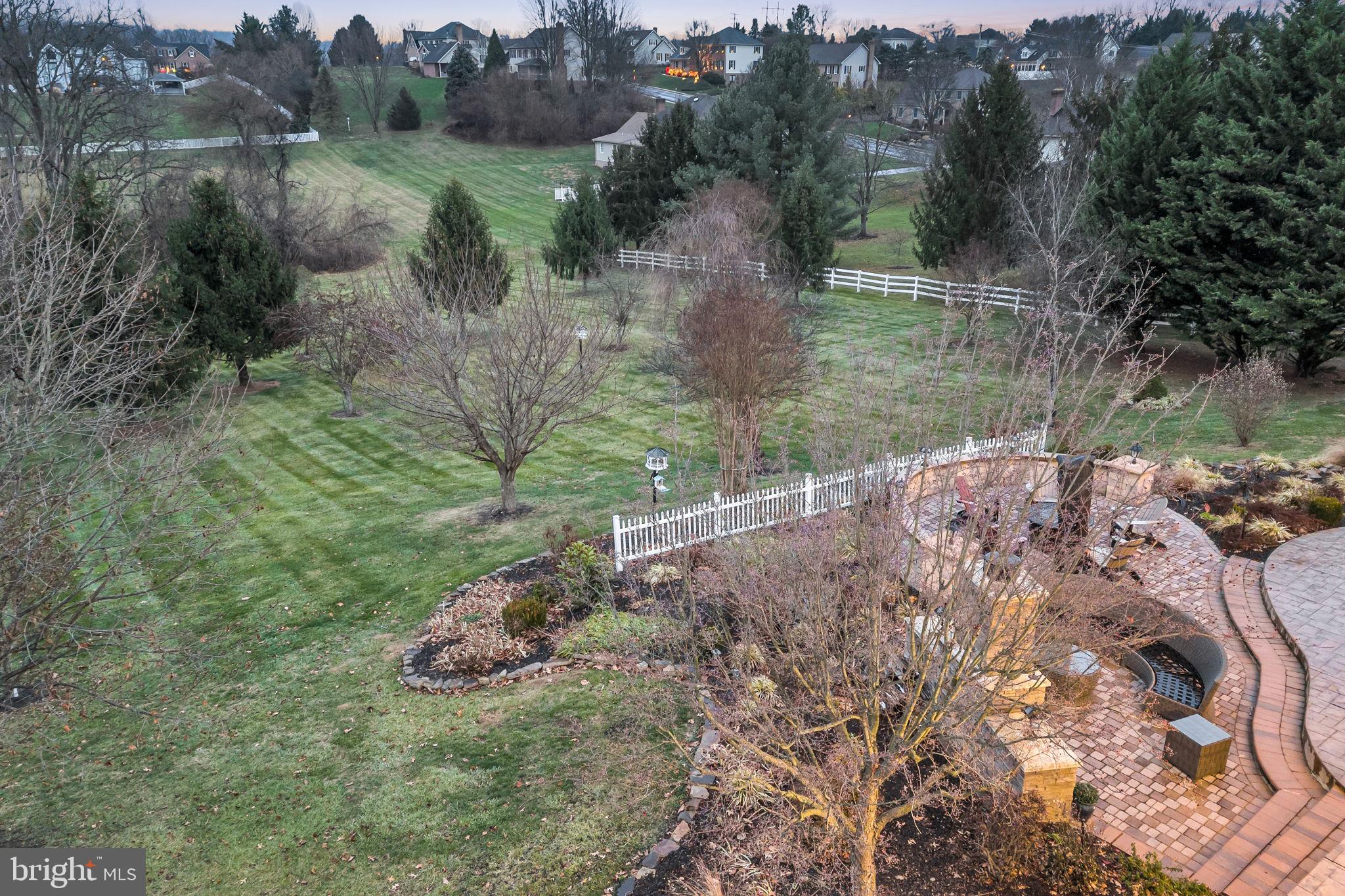 COUNTRY MANOR ESTATES - Residential