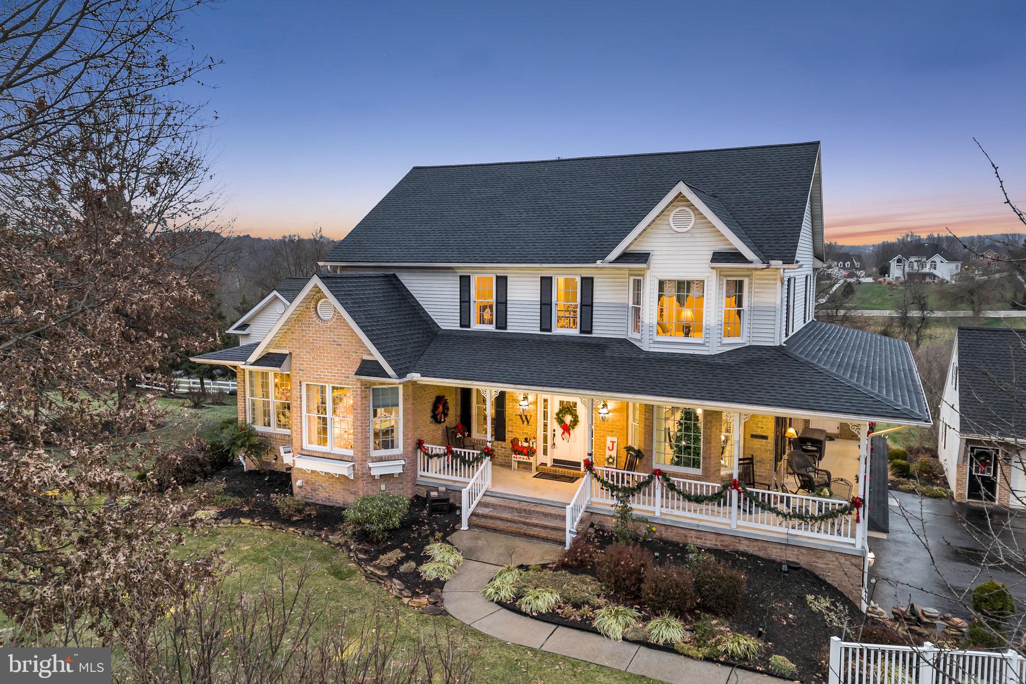 COUNTRY MANOR ESTATES - Residential