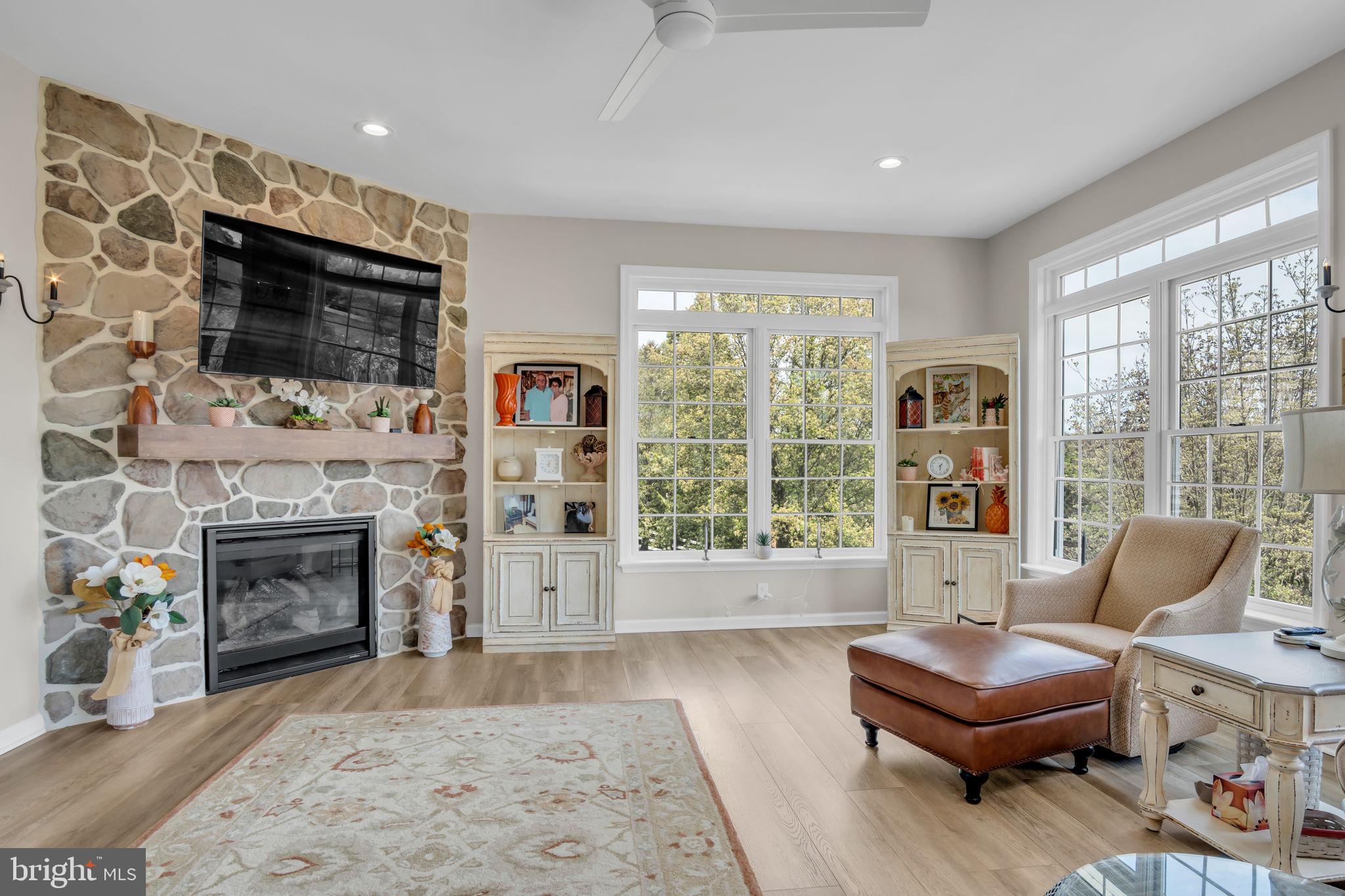 COUNTRY MANOR ESTATES - Residential