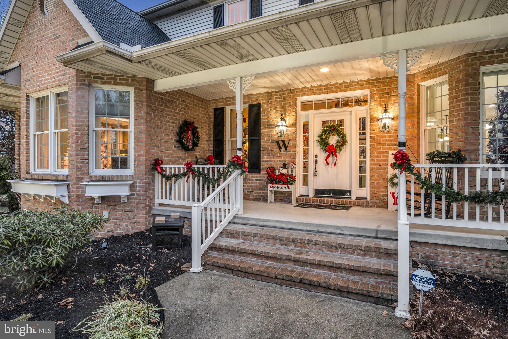 COUNTRY MANOR ESTATES - Residential