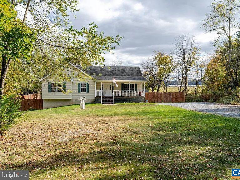 61 GOLDEN MAPLE LANE