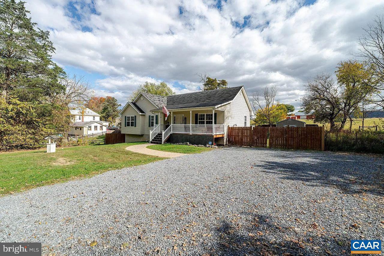 61 GOLDEN MAPLE LANE