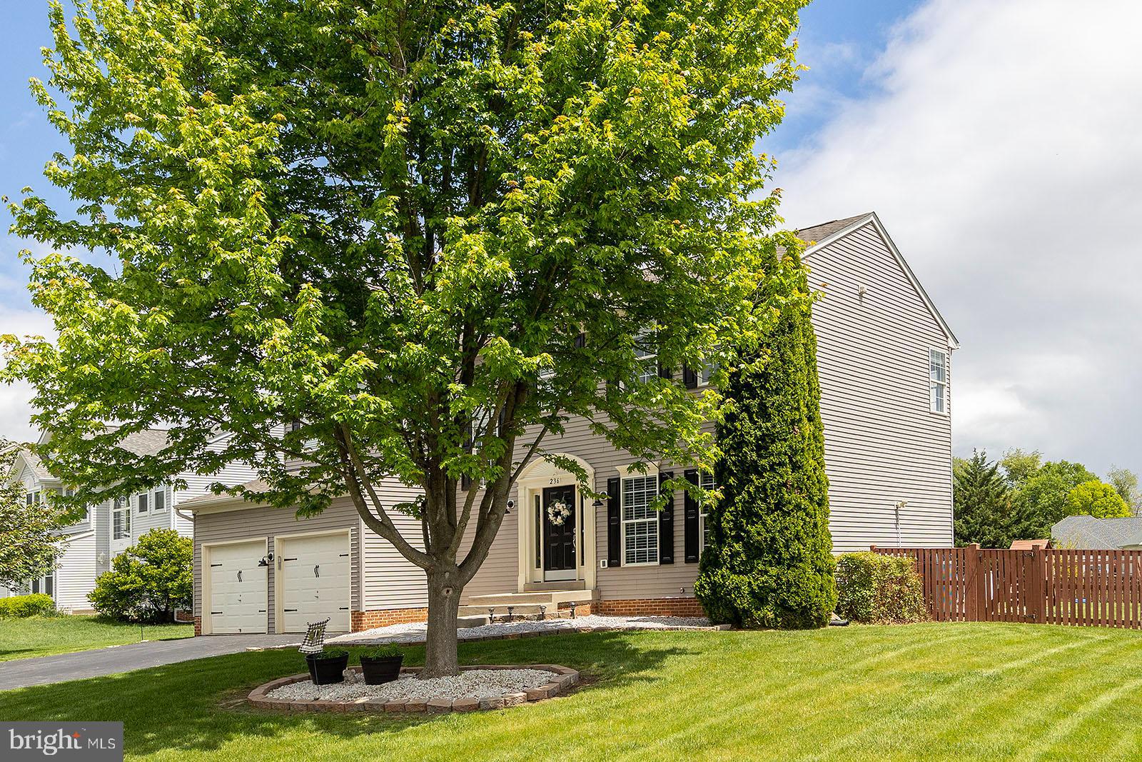 LOCUST HILL - Residential