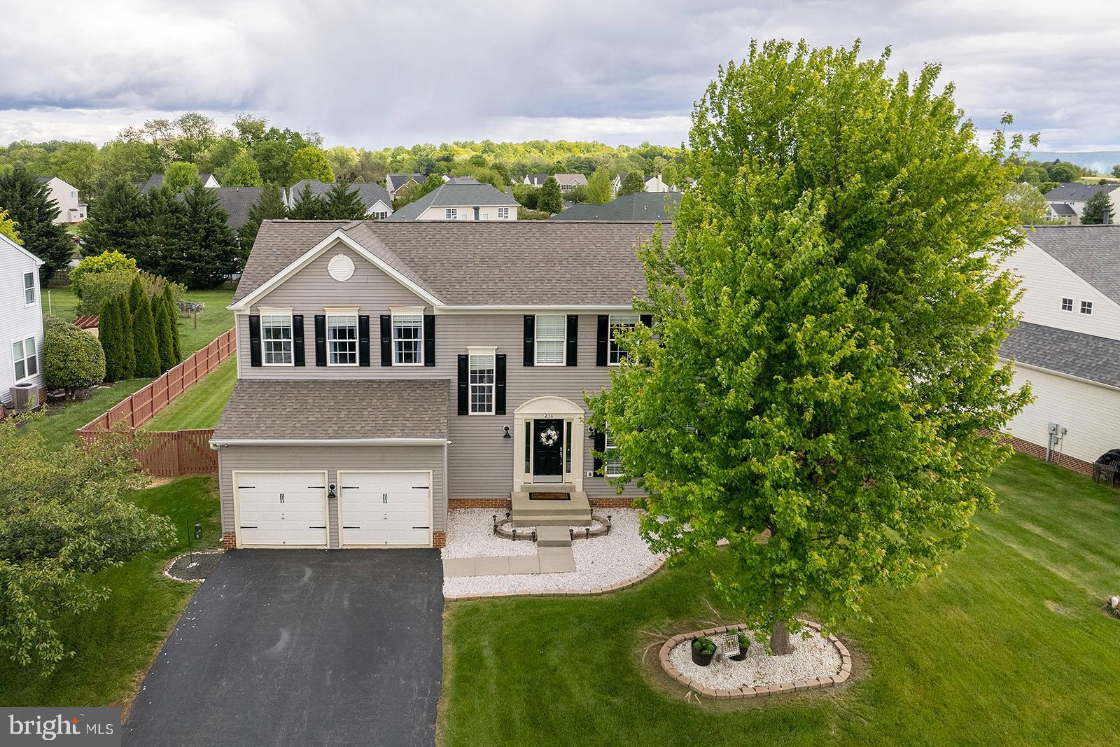 LOCUST HILL - Residential