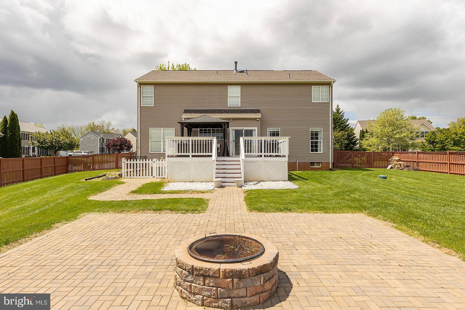 LOCUST HILL - Residential