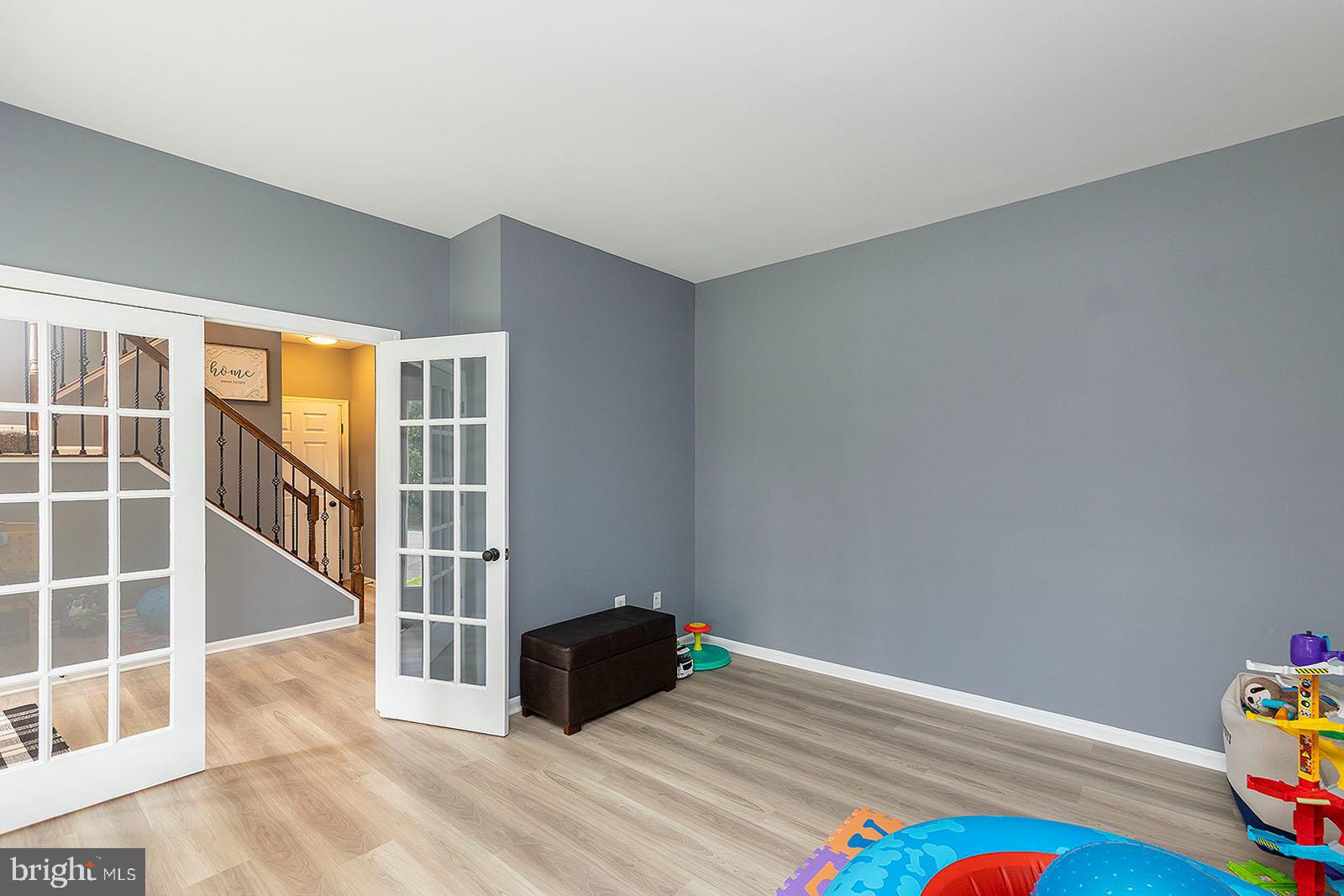 LOCUST HILL - Residential