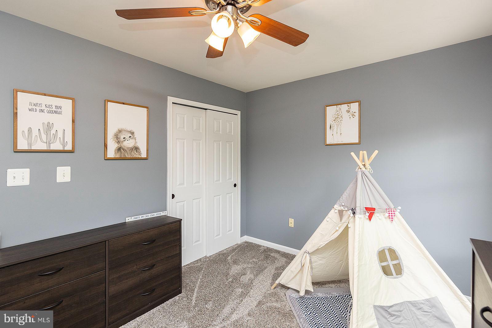 LOCUST HILL - Residential