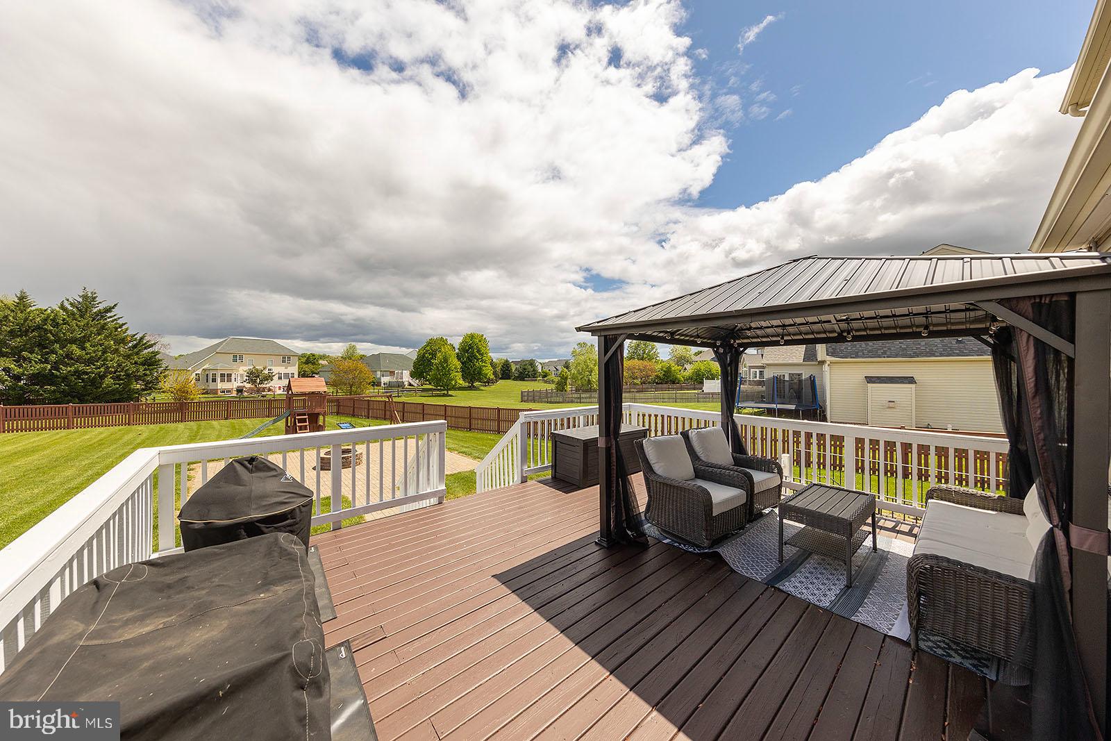 LOCUST HILL - Residential