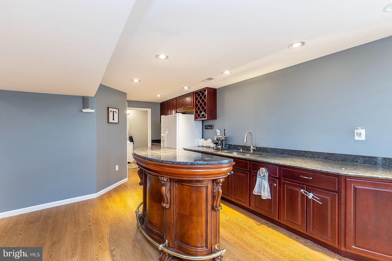 LOCUST HILL - Residential