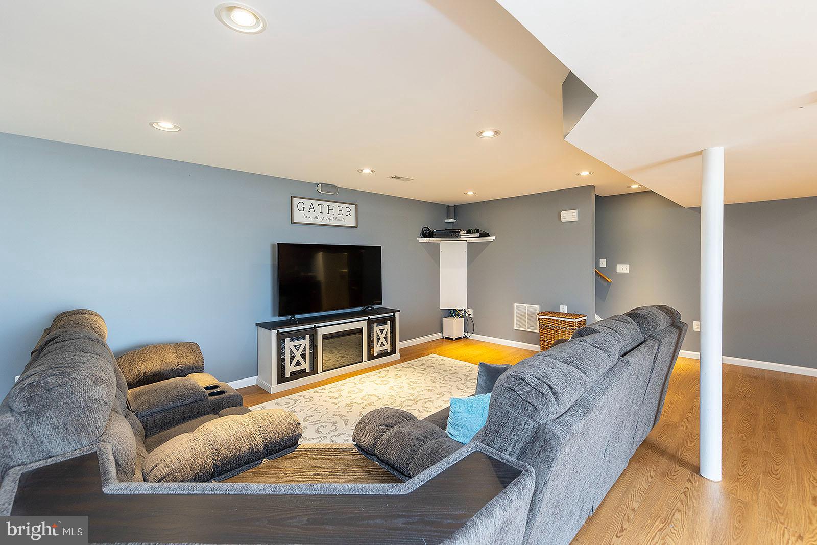 LOCUST HILL - Residential