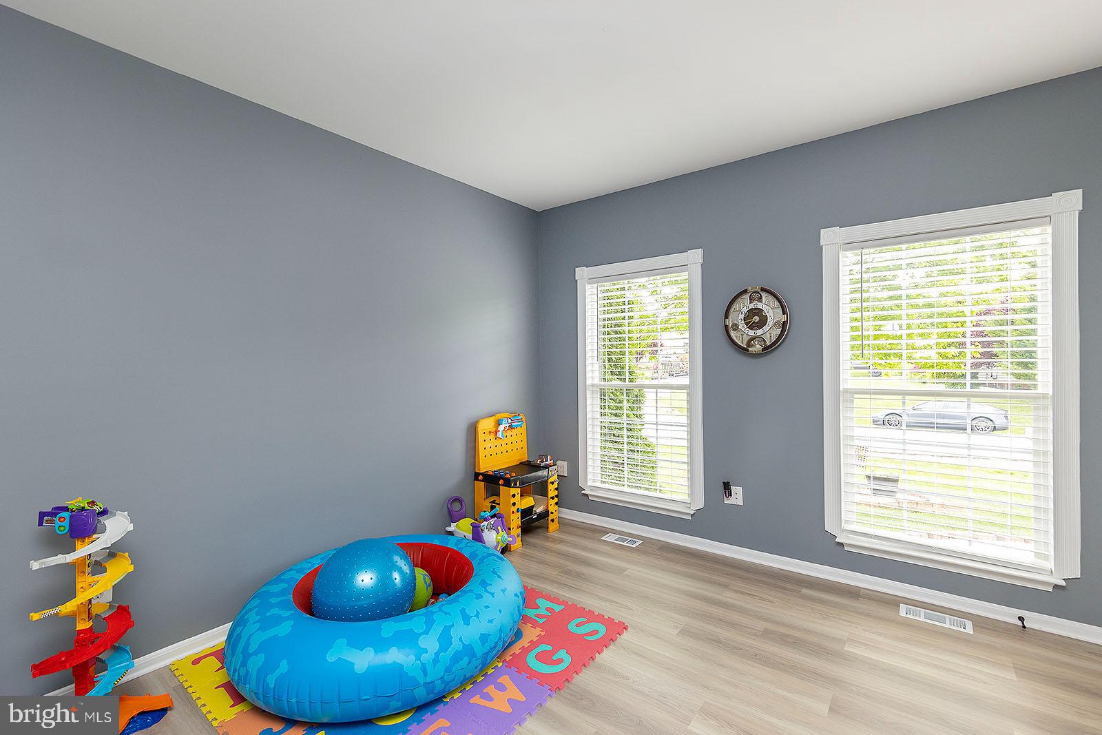 LOCUST HILL - Residential