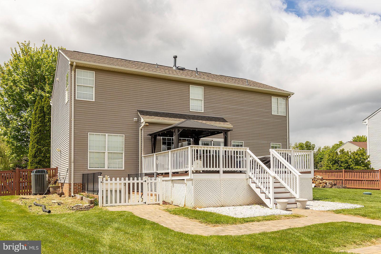 LOCUST HILL - Residential