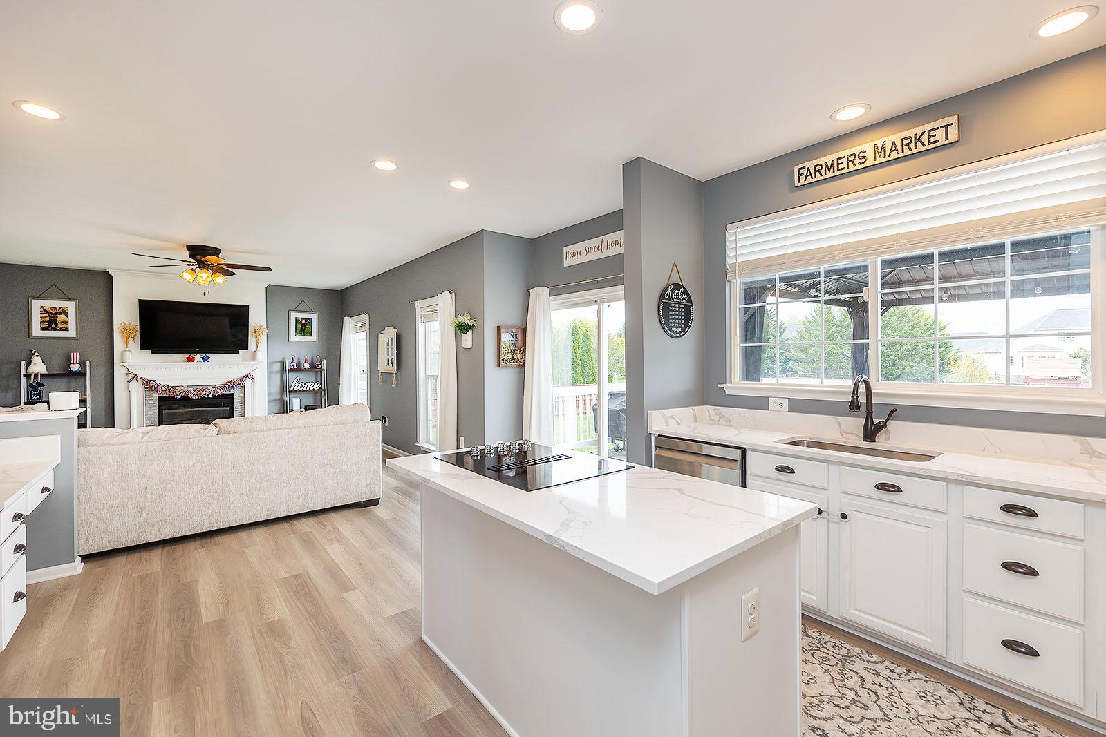 LOCUST HILL - Residential