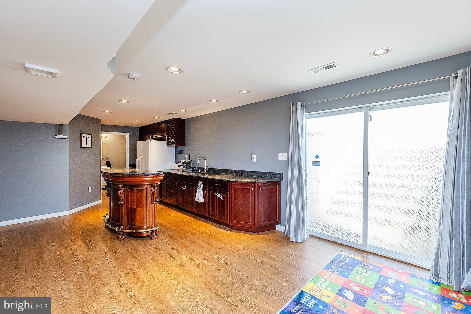 LOCUST HILL - Residential