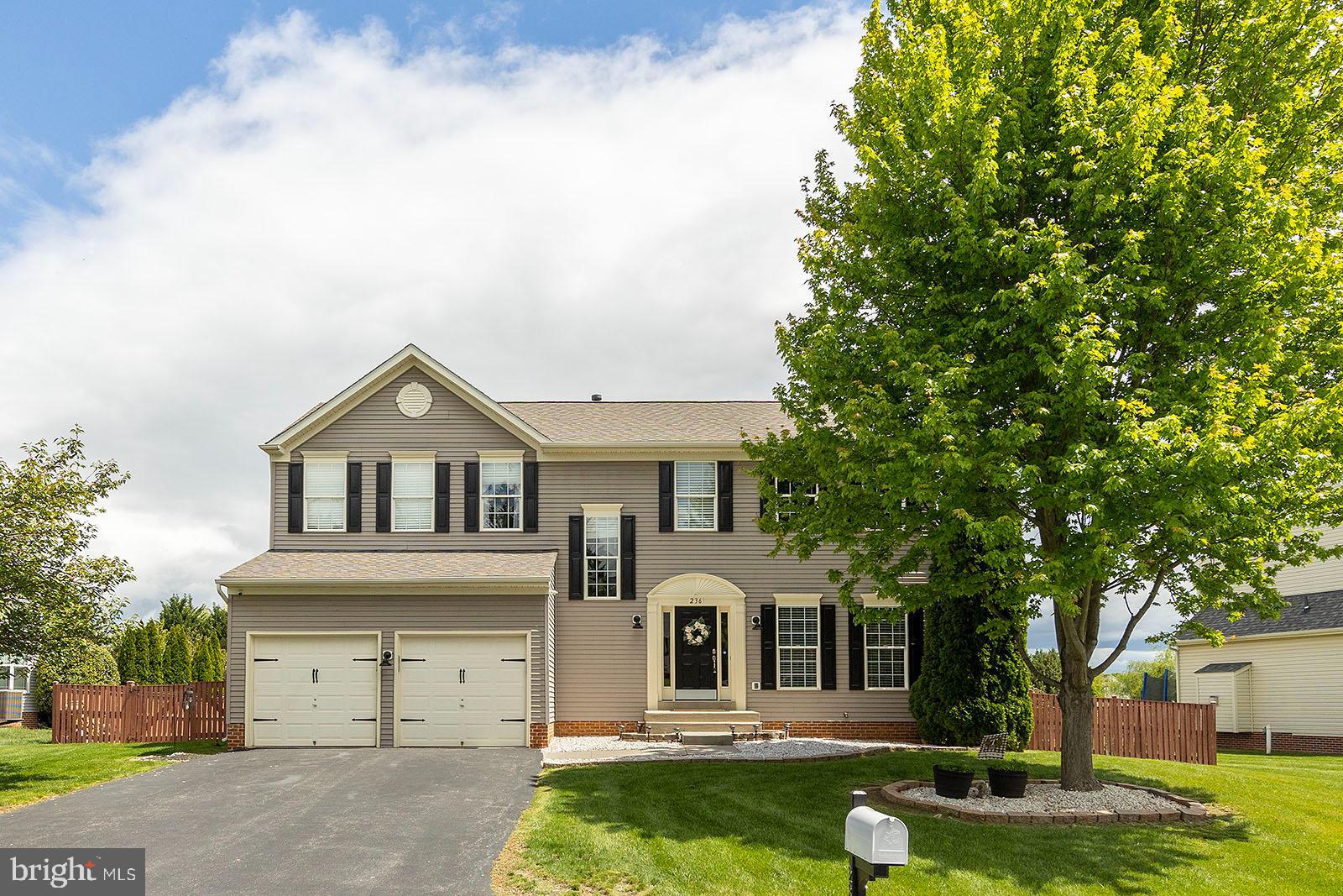 LOCUST HILL - Residential