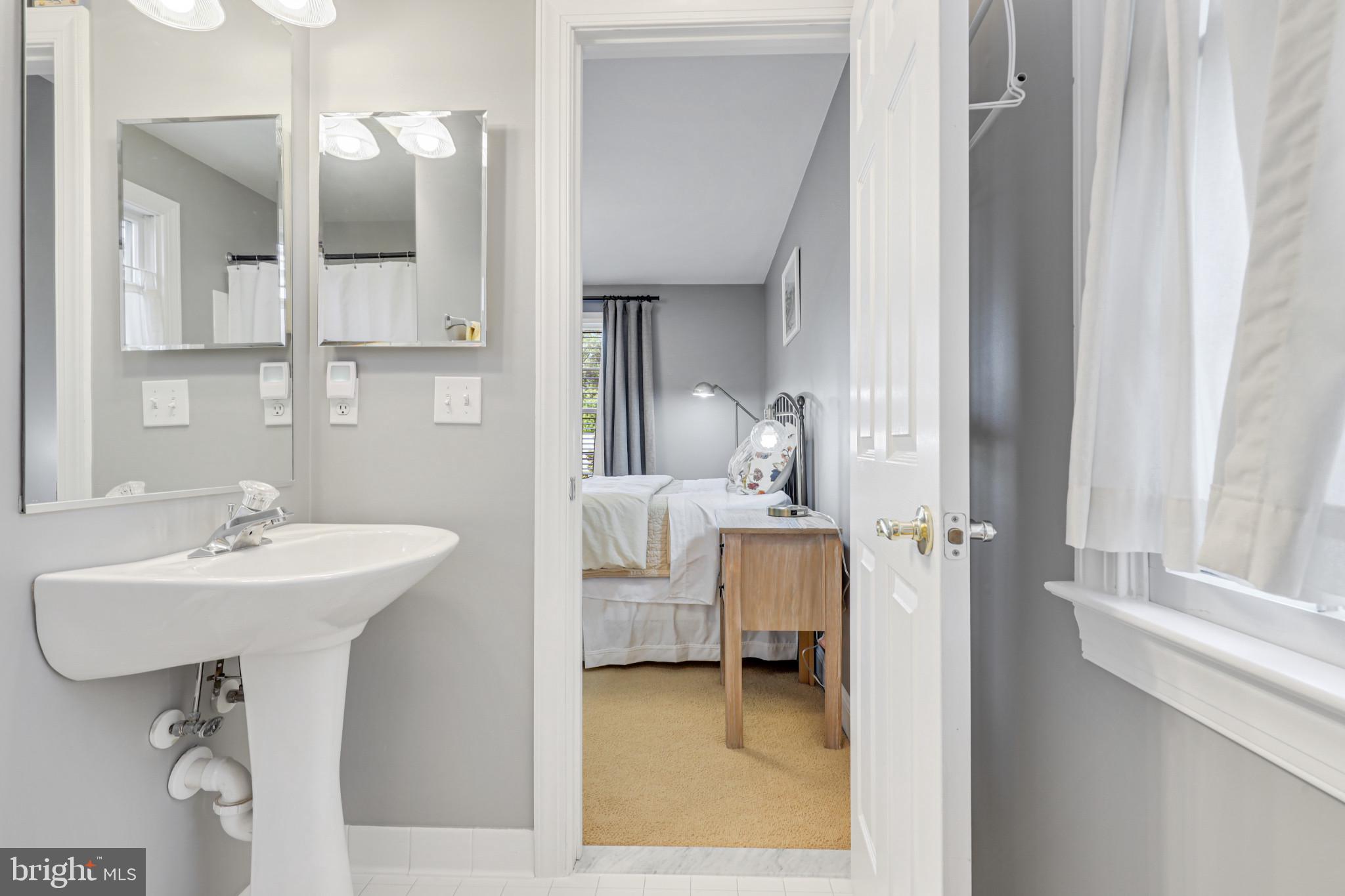 WEST ANNAPOLIS - Residential