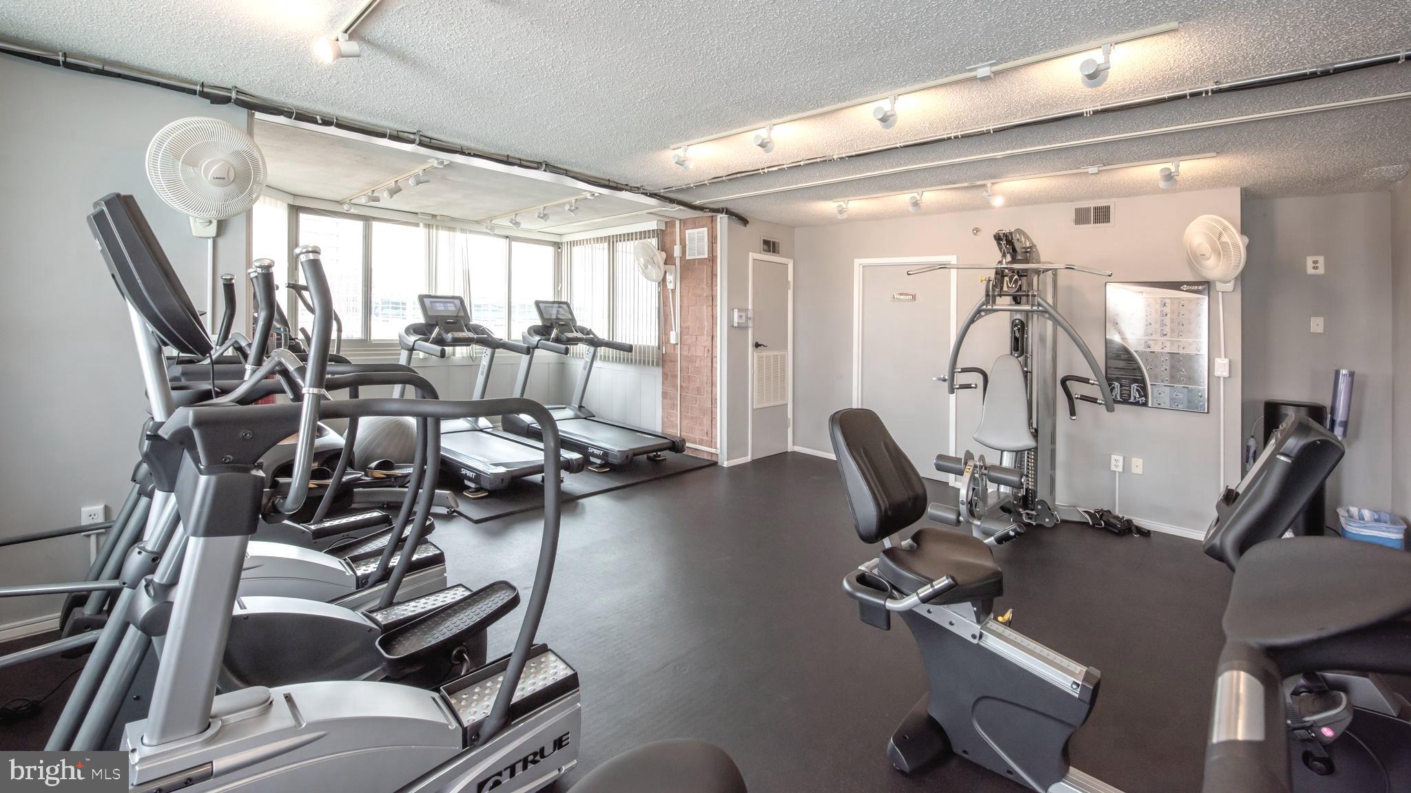 WESTVIEW AT BALLSTON METRO - Residential