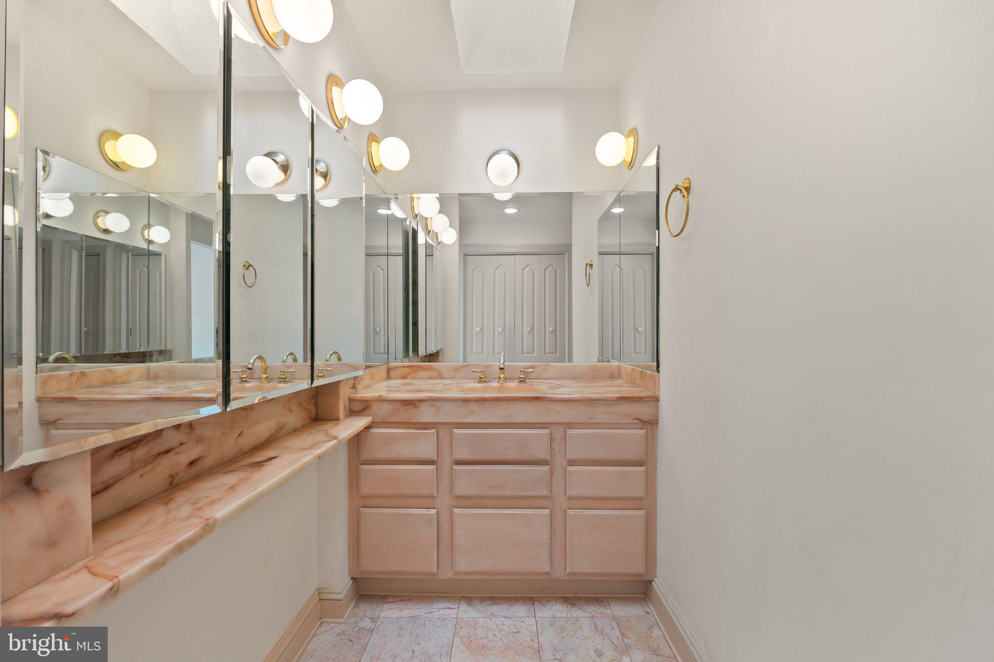 WOODMORE - Residential