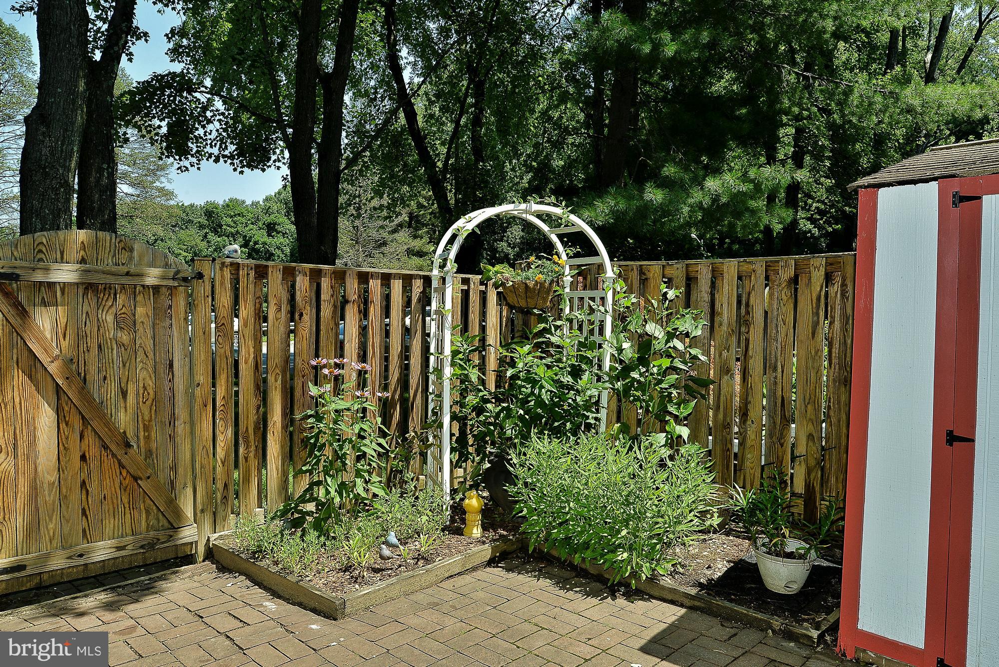 GLEN COVE - Residential