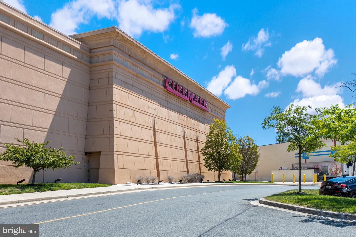 VILLAGES OF DORCHESTER - Residential