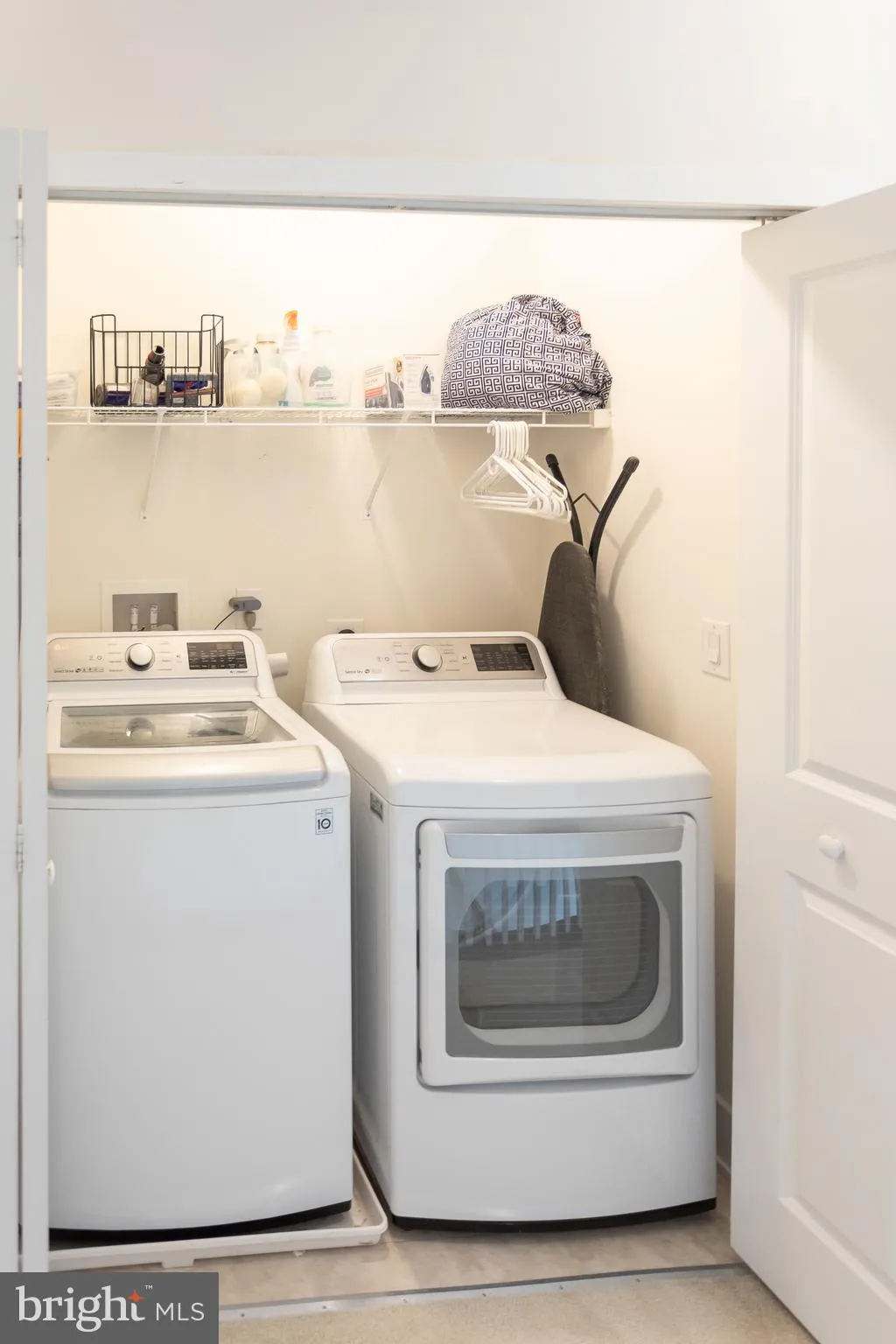 King Of Prussia, Pennsylvania 19406, United States, 3 Bedrooms Bedrooms, ,4 BathroomsBathrooms,Residential,Pending,214195