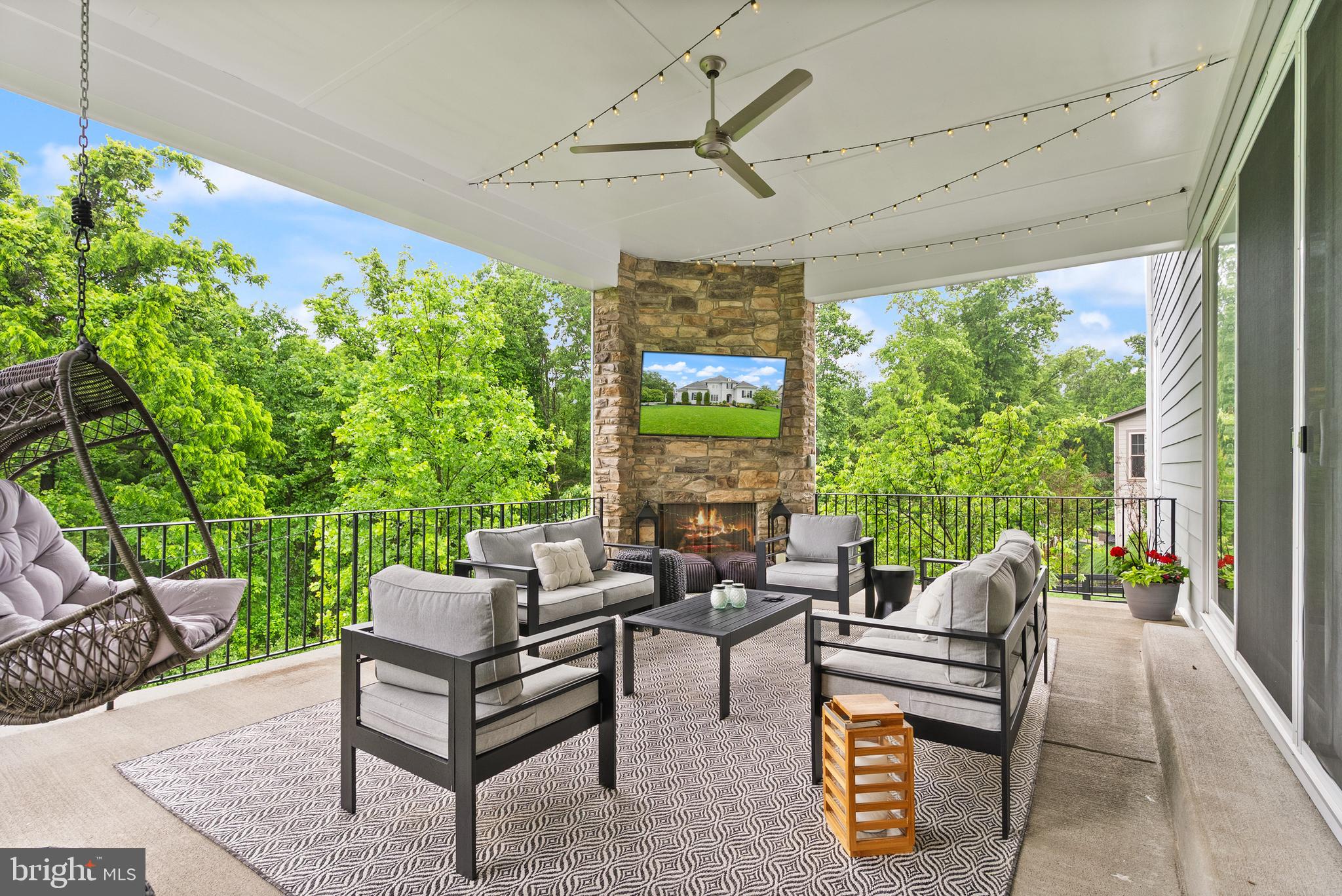 GREENS SOUTH AT WILLOWSF - Residential