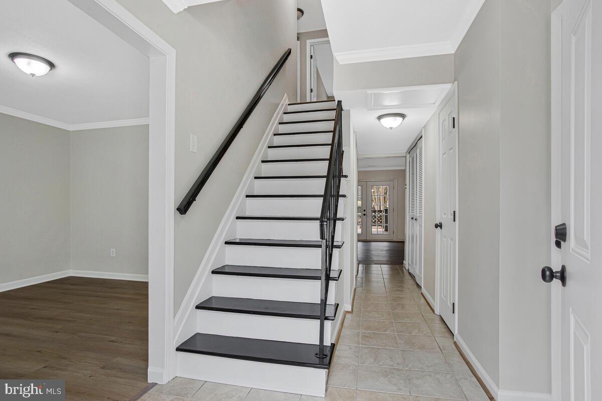 8912 WOODSTOCK DRIVE W