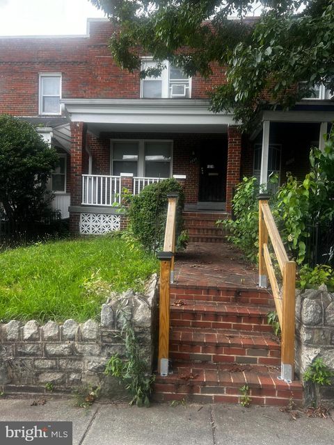 Townhouse For Sale - 1339 Queen Street<br/> WASHINGTON, DC 20002