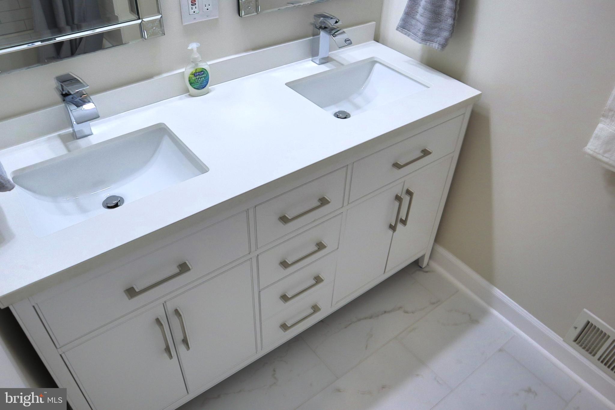 LAYTONIA - Residential