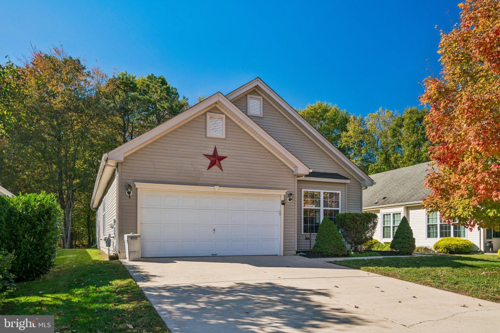 Photo of 28 Warwick Way, SOUTHAMPTON TWP, NJ 08088 (MLS # NJBL2123416)