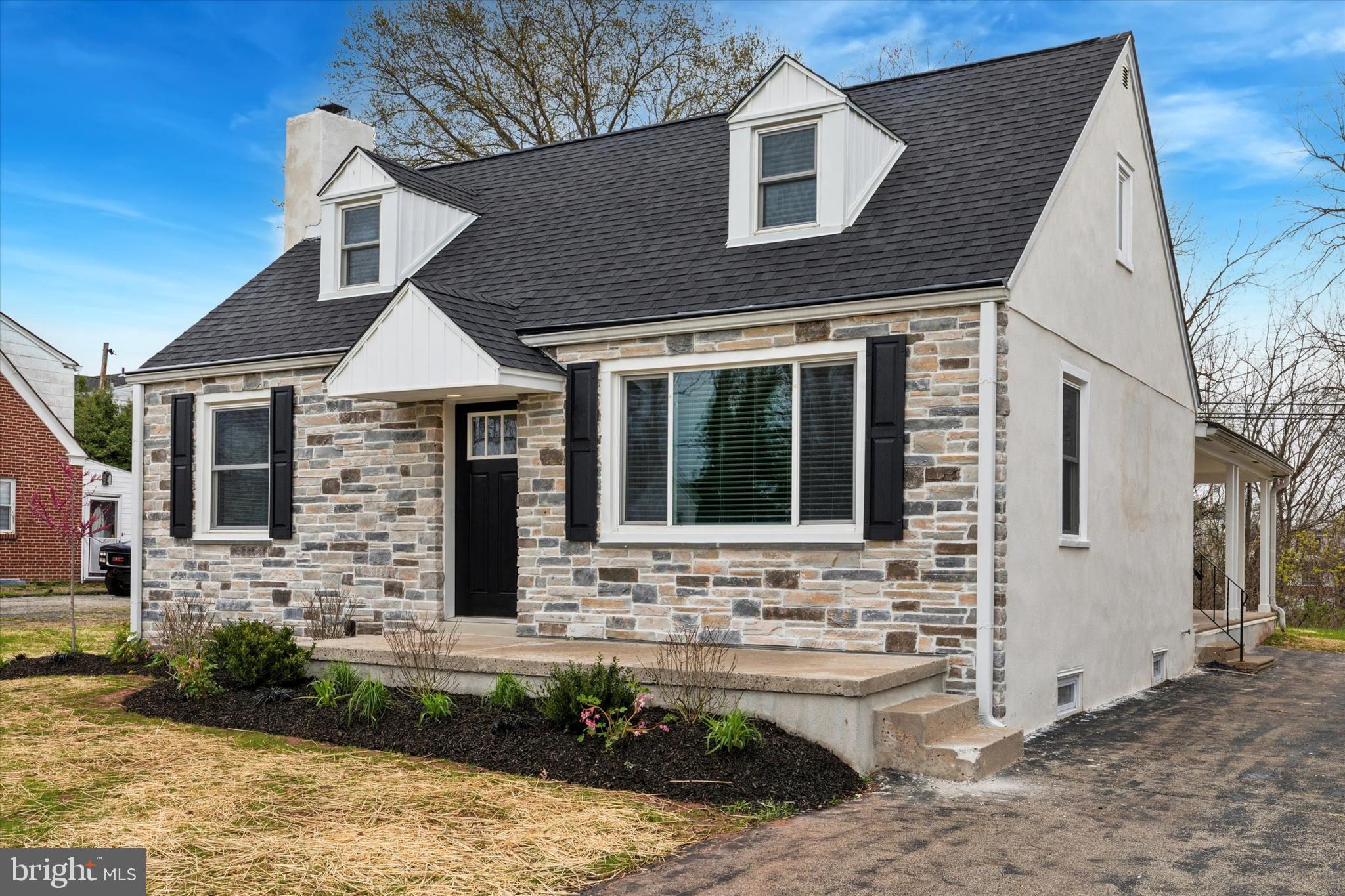 NORRISTOWN - Residential