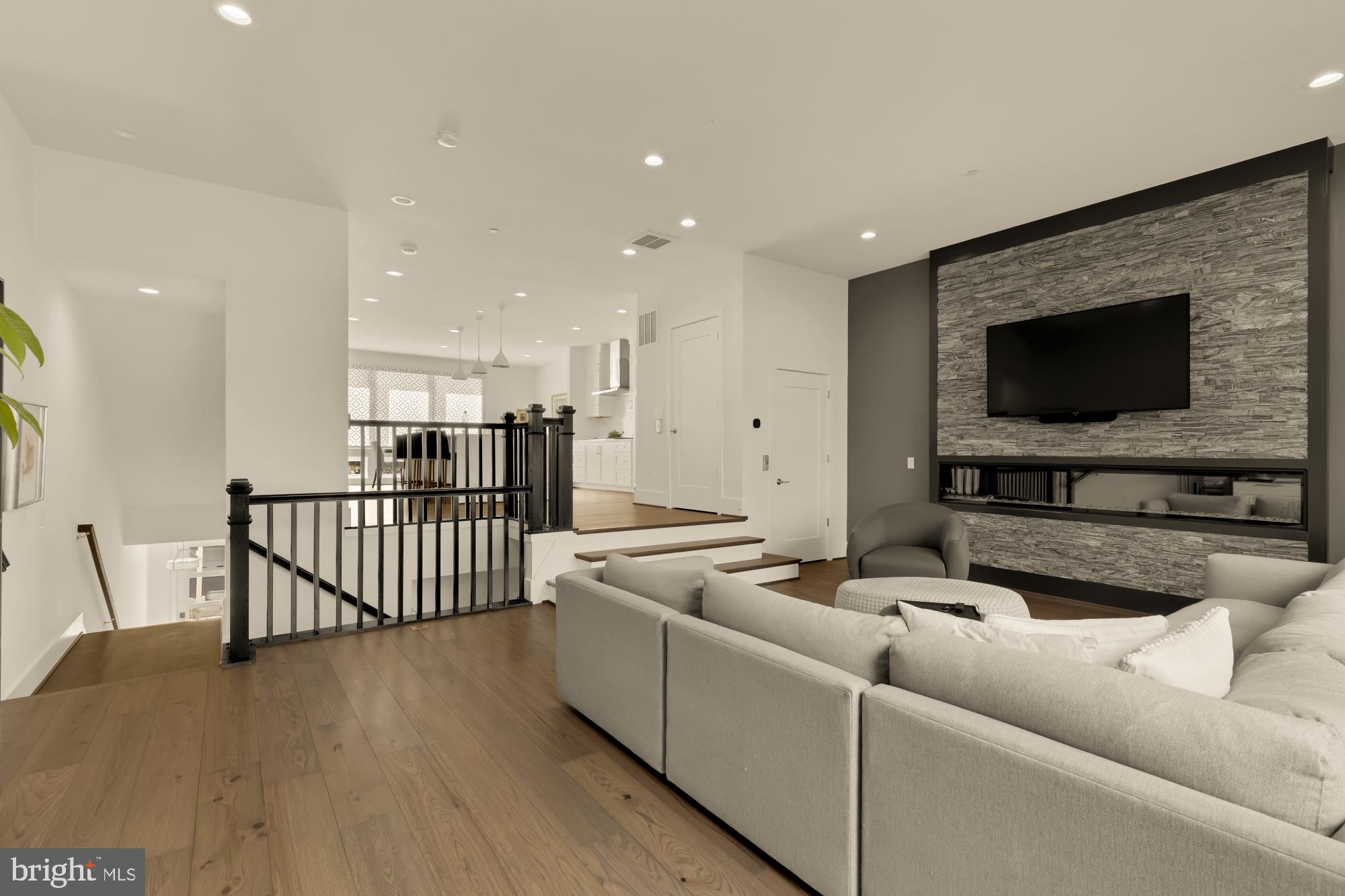 NORTH CHEVY CHASE - Residential